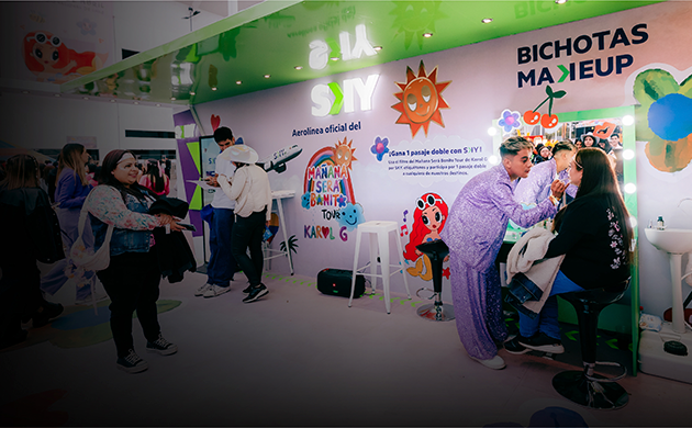 Sky Airlines, Bichotas makeup - Karol G
