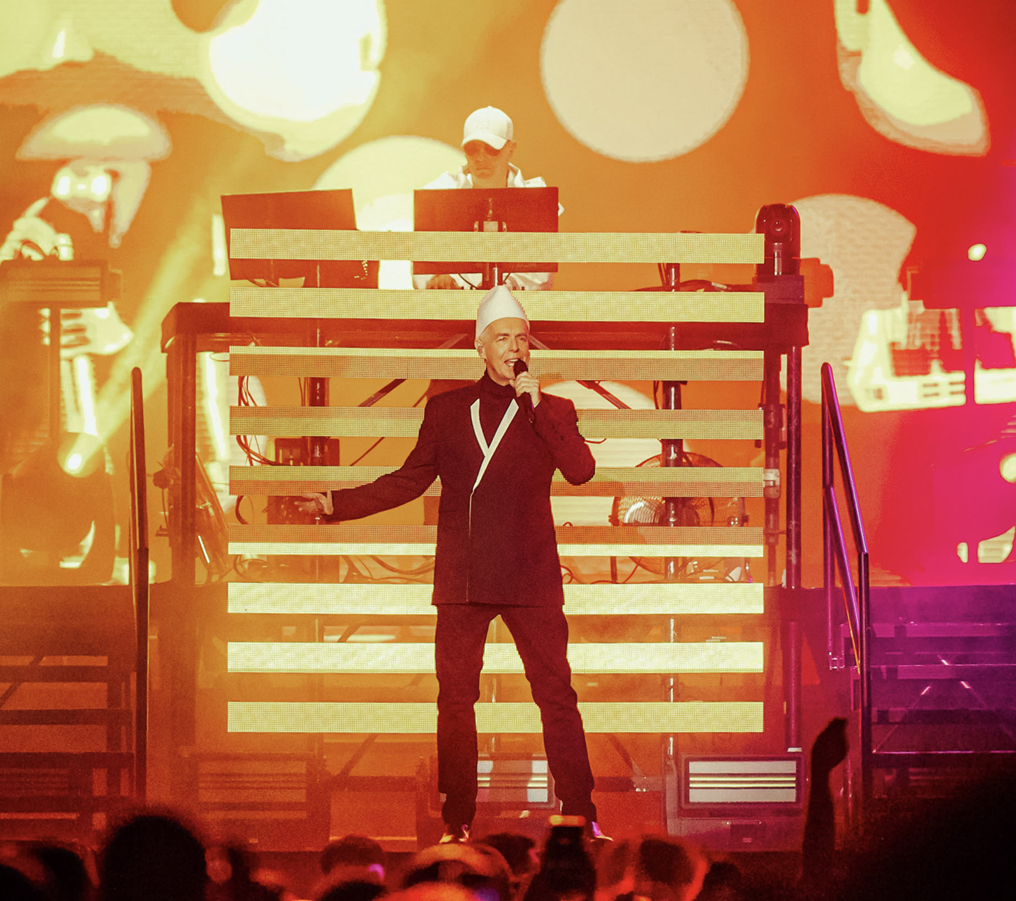 Pet Shop Boys hizo corear todos sus éxitos a más de 15 mil personas en Movistar Arena Pet Shop Boys hizo corear todos sus éxitos a más de 15 mil personas en Movistar Arena