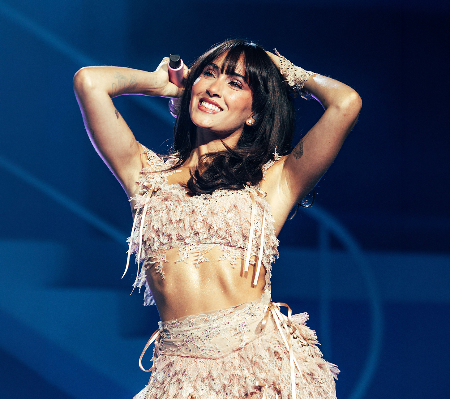 Aitana desplegó el universo de “Cuarto Azul” en su primer sold out en Chile en Santander Arena. Aitana desplegó el universo de “Cuarto Azul” en su primer sold out en Chile en Santander Arena.